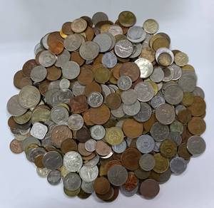 50 - 60 Country World Coins - (100 coins)