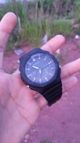 Jam tangan sporty hitam