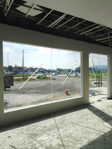 Tempered Glass Shop Wall (Gelas dinding)