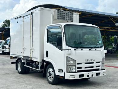 Isuzu NMR85 cool box