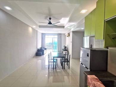 Condominium For Rent in The Peak Residences