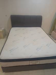 Queen Size Bed and Mattress full Set