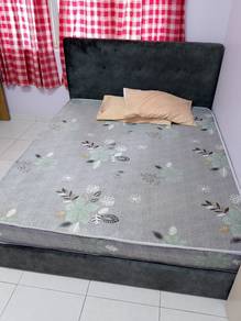 Divan + mattress + pillow 