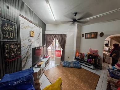 Apartment For Sale in Desa Bayan Apartment
