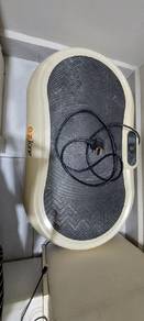 EZ Tone Vibration Plate.