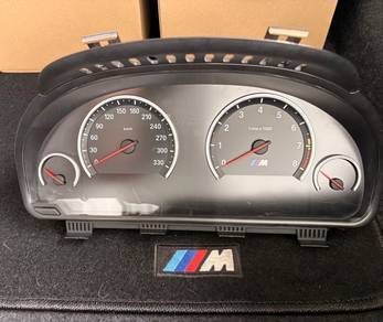 BMW F10 M5 speedo meter