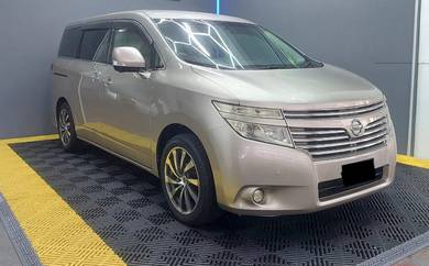 Nissan Elgrand HIGHWAY STAR in Seri Kembangan, SGR