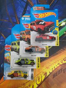 Hot Wheels Time Attaxi Set