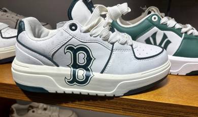 MLB shoes real and new