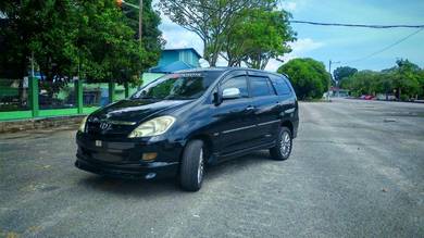 Toyota Innova G in Simpang Ampat, PNG