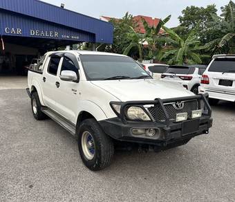 Toyota Hilux G in Kuching, SWK