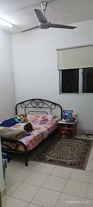 Room in Seri Kembangan, SGR
