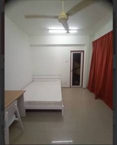 Room in Klang, SGR