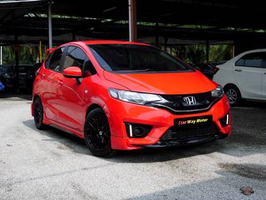 Honda Jazz E in Simpang Ampat, PNG