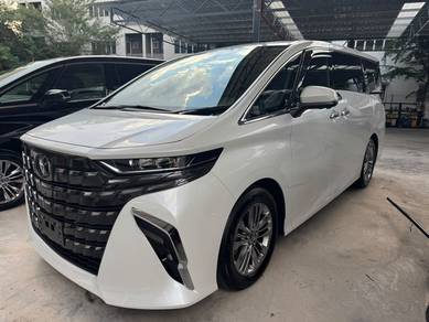 Toyota Alphard Z in Desa Petaling, KUL