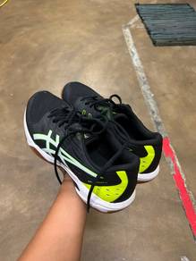 kasut volley