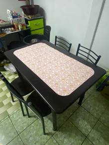 Meja Makan 4 seater