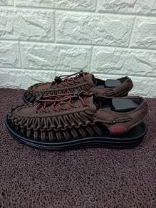 Uk8 KEEN Uneek Sandals