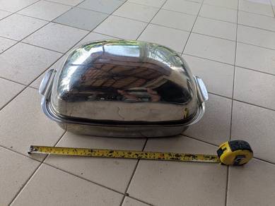 Cookware with cover