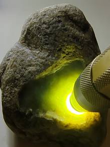 Batu Mentah Giok Jadeite Kuning-Hijau Ais Burma