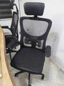 2 unit black office chair