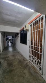 Flat For Sale in Green Garden