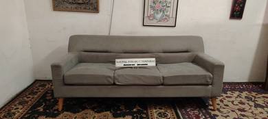 Naufal perabut terpakai sofa 