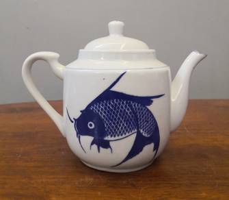 Oriental teapot fish motiff hand painted
