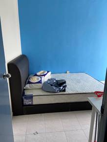 Room in Puchong, SGR