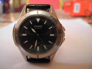 Casio Quartz Round Black Dial Watch
