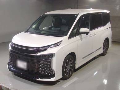 Toyota Voxy S-Z in Kota Damansara, SGR