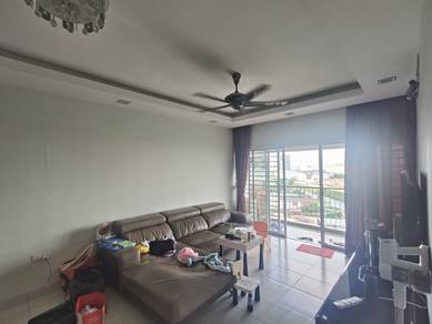Condominium For Sale in Koi Kinrara