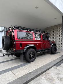 Land Rover Defender 110 in Petaling Jaya, SGR
