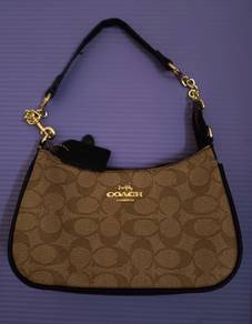 Coach Teri Shoulder Bag – Preloved (Like New) 🤎