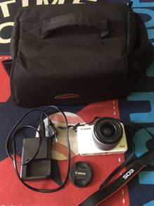 kamera canon EOS M10 untuk dijual.