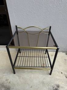 Vintage style side table with magazine rack