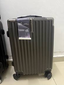 Ricciardo Luggage 20 Inch ( new )