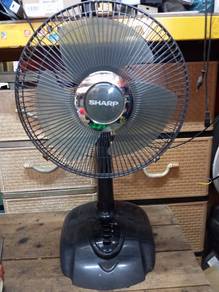 Kipas meja 12"