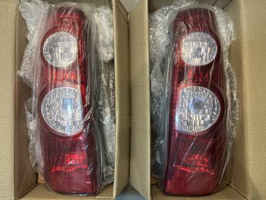 Lampu belakang avanza type S/G