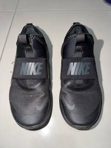 Nike Slip On - Matte Black - UK13.5