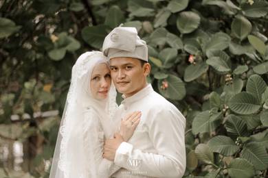 Wedding Photographer/Jurugambar Perkahwinan