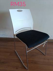 Chairs (Like new) 