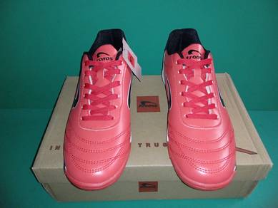 OLD STOCK_Kasut Sukan Futsal KRONOS size 39 Red