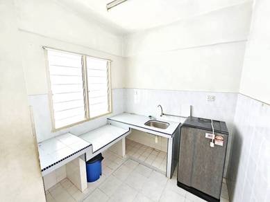 Condominium For Rent in Eastern Court