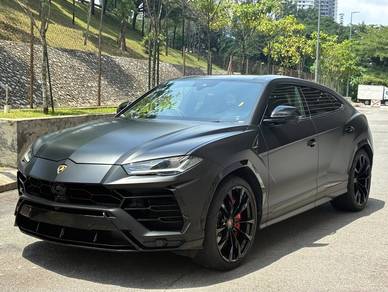 Lamborghini Urus  in City Centre, KUL