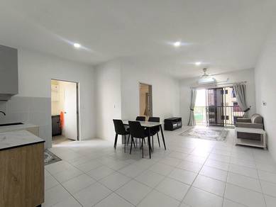Condominium For Rent in Residensi Sateria