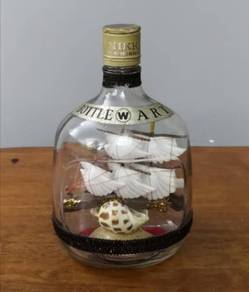 3501 Vintage Japan ship in bottle art