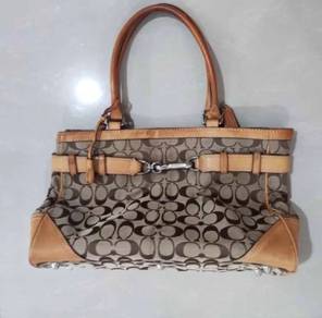 Coach Hamptons Signature Satchel