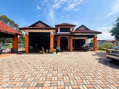 Bungalow House For Sale in Bukit Rambai,MLK