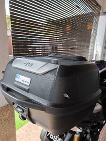 Givi Top Box 43L With Givi Rack Yamaha NVX